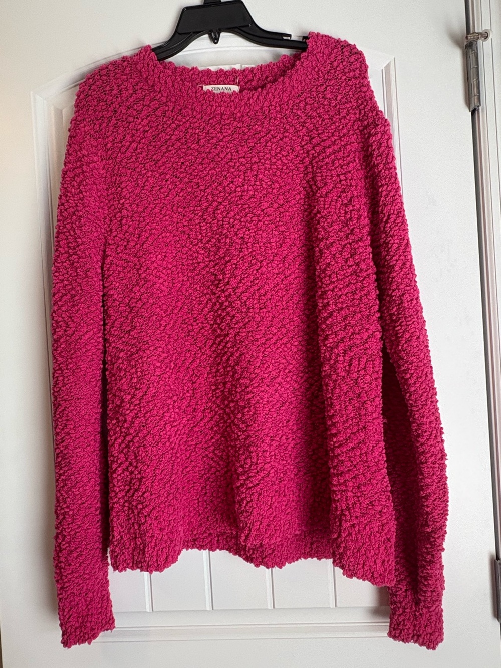 Zenana Outfitters Popcorn Knit Crew Sweater in Fuchsia